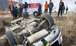 Erzincan'da şarampole uçan otomobilde 1 kişi yaralandı