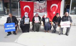 Evlat özlemi bitmiyor: Muş’ta nöbet sürüyor