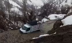 Hizan’da kar erimesi heyelana yol açtı