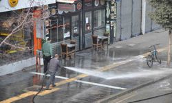 Kars Belediyesinden kapsamlı kaldırım temizliği