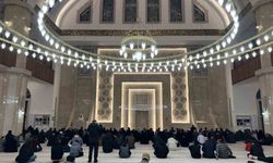 Kars'ta Ramazan'ın ilk teravih namazında camiler doldu