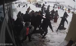 Malatya'da 7,6'lık depremin hastanedeki panik anları kameraya yansıdı