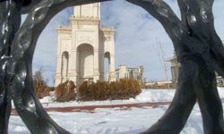 Patnos'ta kar yağışı ile oluşan manzara görenleri hayran bıraktı