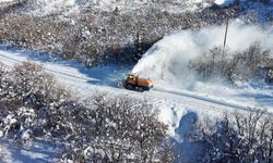 Tunceli'de köy yollarında yoğun mesai