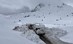 Yayladere’de ekipler 2 metrelik karla mücadele ediyor