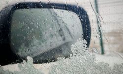 Ahlat’ta sabah saatlerinde karla karışık yağmur etkili oldu