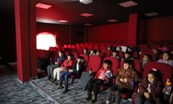 Güroymak’ta kırsaldaki öğrencilere yönelik “Sinema Günleri” etkinliği düzenlendi
