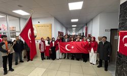Tatvan’da öğrencilerden bayraklı farkındalık etkinliği