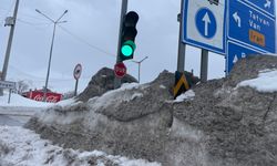 Bitlis’te tabelalar kara gömüldü