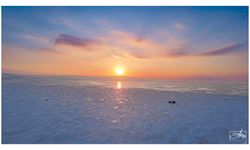 Nazik Gölü’nde Gün Batımı Kartpostallık Manzaralar Oluşturdu