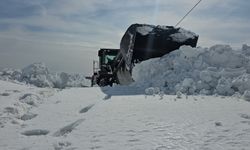 4 metrelik karla zorlu mücadele