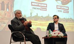 Ahlat’ta ‘Perdeden Dijitale Türkiye’de Sinema’ söyleşisi