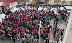 Tatvan’da 1000 öğrenciden Türk Bayrağı temalı farkındalık etkinliği