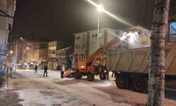 Ardahan Belediyesi karla mücadelesini devam ettiriyor
