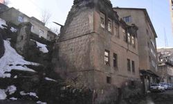 Bitlis’te tarihi yapılar kış şartlarına direnemiyor