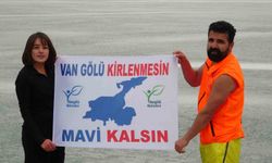 Doğa tutkunu öğretmen Zernek’ten Van Gölü’ne seslendi