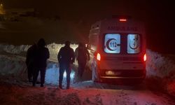 Erzincan’da karla kapanan yolda seferberlik