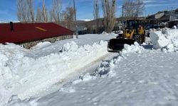 Erzurum'da karla mücadele sürüyor