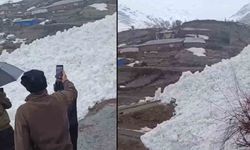 Hakkari’de korkutan çığ: Evler son anda kurtuldu