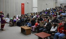 Karagöz ile Hacivat'a gösterisi büyük beğeni topladı