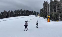 Kars'ta kayak merkezinde bayram yoğunluğu yaşanıyor