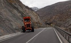 Malatya-Adıyaman yolunda heyelan meydana geldi