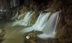 Muradiye Şelalesinin mevsim tanımayan güzelliği