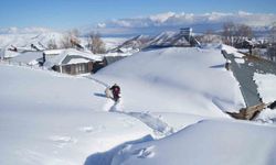 Muş’ta bin 800 rakımlı köyde yaşam tünellerle devam ediyor
