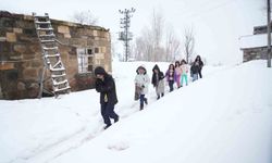 Muş'ta kar üstünde bayram sevinci yaşanıyor