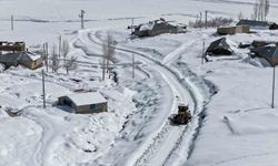 Van'da kardan dolayı kapanan 355 yol ulaşıma açıldı