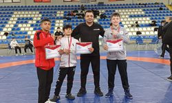 Yıldız güreşçilerden Rize’de büyük başarı