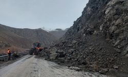 Yüksekova-Van kara yolunda kontrollü geçiş başladı