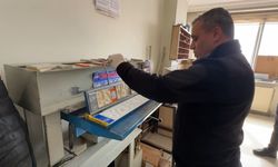 Yüksekova'da APP plakalar tek tek sökülüyor