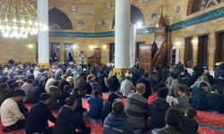 Ahlat’ta "Kadir Gecesi" camilerde dualarla idrak edildi