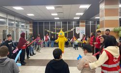 Kızılay yetim çocuklar için iftar düzenledi