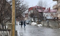 Tatvan’da davulcular bayram sabahı sokakları dolaştı