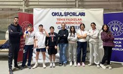 Bitlisli öğrenciler teniste Türkiye finallerine yükseldi