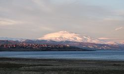 Süphan Dağı ve Ahlat aynı karede görsel şölen sundu