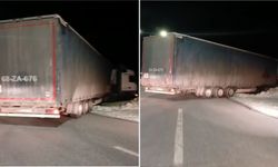 Makaslama yapan tır yolu trafiğe kapattı