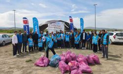 Avrasya Federasyonu'ndan Kale Salkımlı'da kıyı temizliği gerçekleştirildi