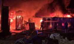 Erzincan'da işçi konteynerlerinde çıkan yangın korkuttu