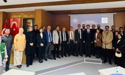 Hakkari'de 'Yeni Nesil İletişim' paneli gerçekleştirildi