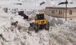 Karla kaplanan Nemrut’ta kalınlık 5 metreye dayandı