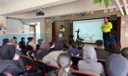 Kemah'ta öğrenci ve öğretmenlere trafik eğitimi