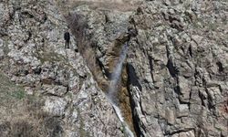 Kuruyan 30 yıllık şelale, yağışlarla birlikte yeniden hayat buldu