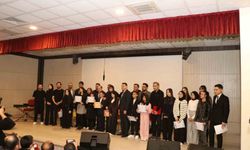 Oltu'da genç sesler kıyasıya yarıştı