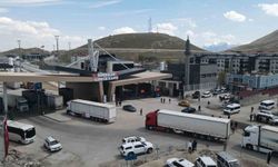 Sağlık Bakanlığı’ndan İran’a ikinci etap tıbbi yardım gönderildi