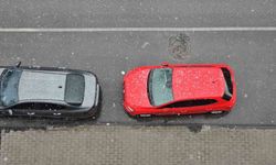 Tatvan’da kısa süreli dolu yağışı etkili oldu