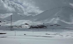 Van'da iki mevsim bir arada yaşanıyor