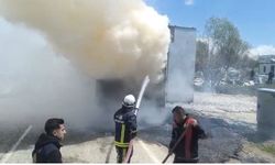 Van'da seyir halindeki tırda yangın paniği